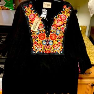 Stunning embroidered long sleeved top.
